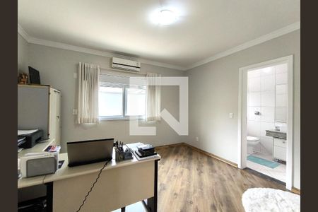 Casa de condomínio à venda com 452m², 3 quartos e 4 vagas Casa de condomínio à venda com 452m², 3 quartos e 4 vagasHall 2° andar