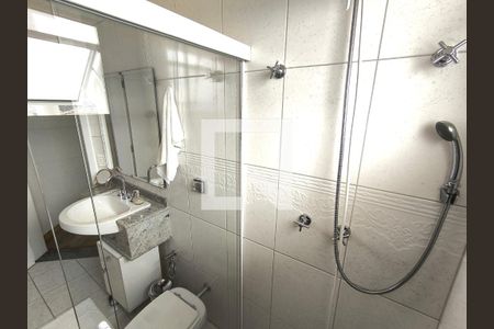 Casa de condomínio à venda com 452m², 3 quartos e 4 vagas Casa de condomínio à venda com 452m², 3 quartos e 4 vagasSuíte 2