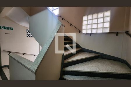 Apartamento para alugar com 166m², 4 quartos e 1 vagaEscada