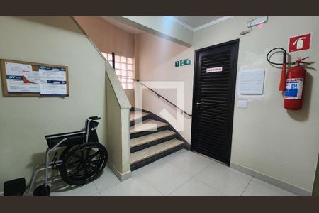 Apartamento para alugar com 166m², 4 quartos e 1 vagaEscada