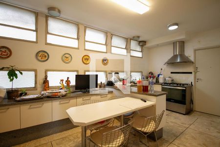 Apartamento à venda com 190m², 2 quartos e 2 vagasCozinha