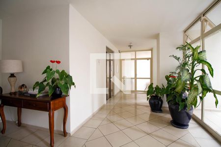 Apartamento à venda com 190m², 2 quartos e 2 vagasHall Social e Elevador