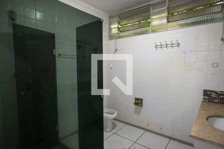 Casa à venda com 311m², 3 quartos e 5 vagasBanheiro 2