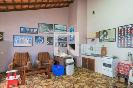Casa à venda com 249m², 5 quartos e 3 vagasChurrasqueira