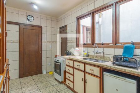 Casa à venda com 249m², 5 quartos e 3 vagasCozinha
