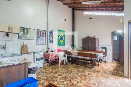 Casa à venda com 249m², 5 quartos e 3 vagasChurrasqueira