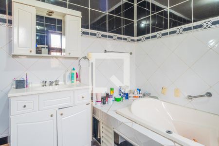 Casa à venda com 249m², 5 quartos e 3 vagasBanheiro da Suíte 5