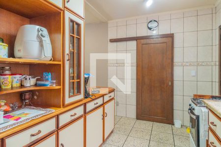 Casa à venda com 249m², 5 quartos e 3 vagasCozinha