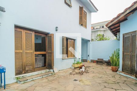 Casa à venda com 249m², 5 quartos e 3 vagasQuintal