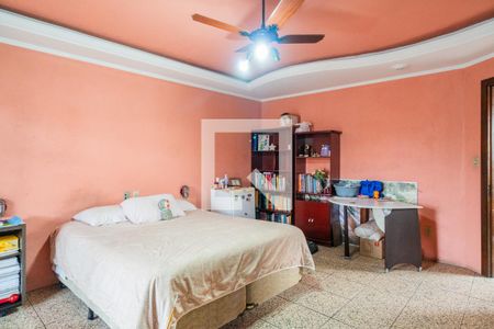 Casa à venda com 249m², 5 quartos e 3 vagasQuarto 5 - Suíte