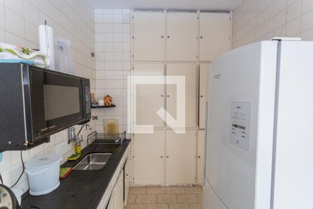 Casa à venda com 360m², 4 quartos e 2 vagas Casa à venda com 360m², 4 quartos e 2 vagasCozinha