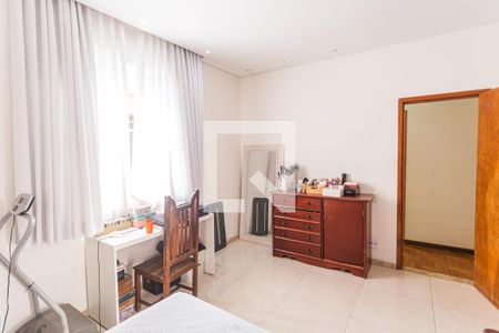 Casa à venda com 360m², 4 quartos e 2 vagas Casa à venda com 360m², 4 quartos e 2 vagasQuarto 3