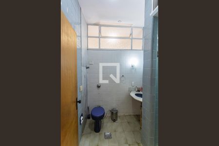 Casa à venda com 360m², 4 quartos e 2 vagas Casa à venda com 360m², 4 quartos e 2 vagasBanheiro Social