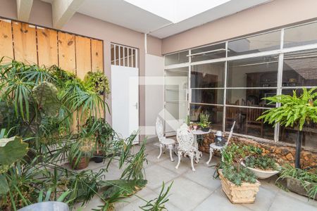 Casa à venda com 360m², 4 quartos e 2 vagas Casa à venda com 360m², 4 quartos e 2 vagasJardim de Inverno