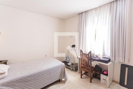 Casa à venda com 360m², 4 quartos e 2 vagas Casa à venda com 360m², 4 quartos e 2 vagasQuarto 3