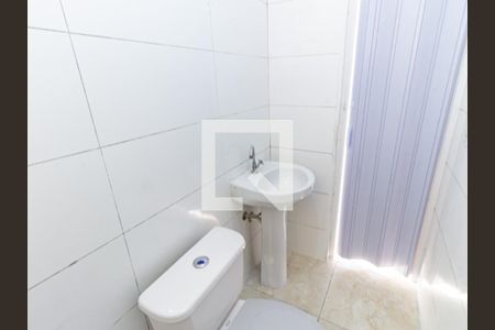 Banheiro de casa para alugar com 1 quarto, 35m² em Água Rasa, São Paulo