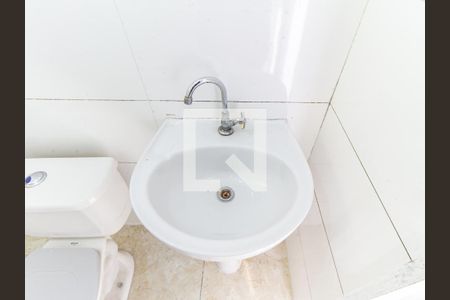 Banheiro de casa para alugar com 1 quarto, 35m² em Água Rasa, São Paulo
