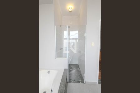 Apartamento à venda com 328m², 4 quartos e sem vagaBanheiro da Suíte 1