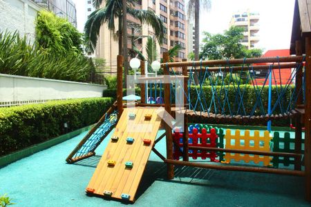 Apartamento à venda com 288m², 4 quartos e 4 vagasÁrea comum - Playground