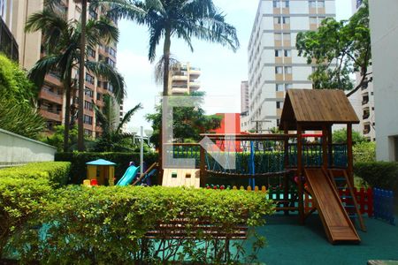 Apartamento à venda com 288m², 4 quartos e 4 vagasÁrea comum - Playground