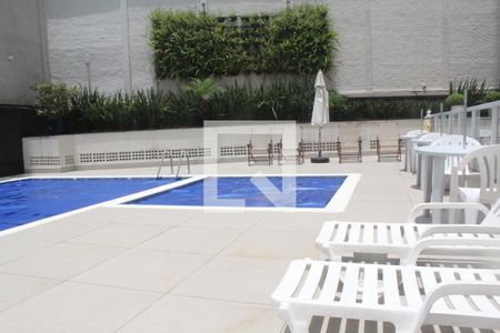 Apartamento à venda com 288m², 4 quartos e 4 vagasÁrea comum Piscina