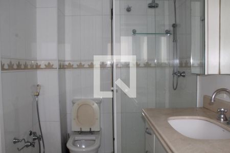 Apartamento à venda com 288m², 4 quartos e 4 vagasBanheiro da Suíte 2