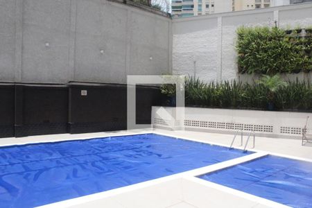 Apartamento à venda com 288m², 4 quartos e 4 vagasÁrea comum Piscina