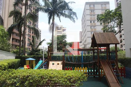 Apartamento à venda com 288m², 4 quartos e 4 vagasÁrea comum - Playground