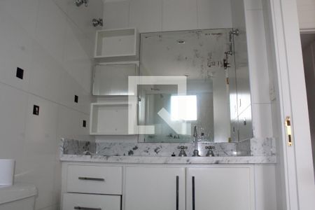 Apartamento à venda com 288m², 4 quartos e 4 vagasBanheiro da Suíte 1