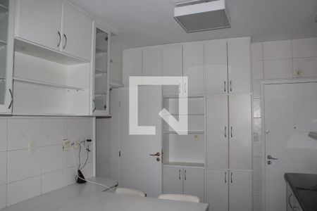 Apartamento à venda com 288m², 4 quartos e 4 vagasCozinha