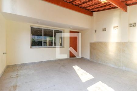 Casa à venda com 155m², 3 quartos e 2 vagasGaragem