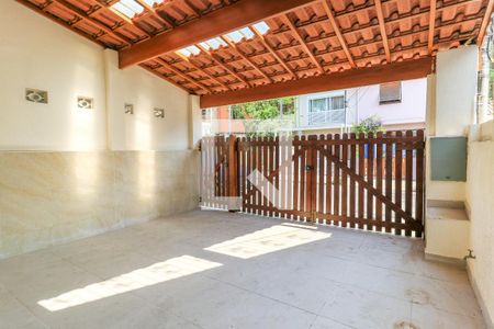 Casa à venda com 155m², 3 quartos e 2 vagasGaragem