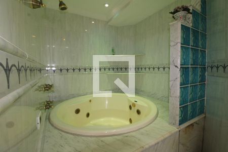 Apartamento à venda com 425m², 5 quartos e 7 vagasQuarto 2 - Banheiro