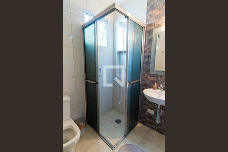 Casa à venda com 304m², 5 quartos e 4 vagasBanheiro da Suite dos Fundos Detalhe