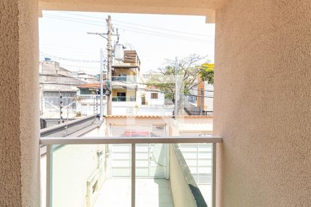 Casa à venda com 102m², 3 quartos e 2 vagas Casa à venda com 102m², 3 quartos e 2 vagasVaranda