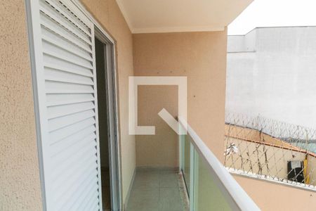 Casa à venda com 102m², 3 quartos e 2 vagas Casa à venda com 102m², 3 quartos e 2 vagasVaranda