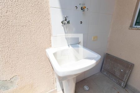 Casa à venda com 102m², 3 quartos e 2 vagas Casa à venda com 102m², 3 quartos e 2 vagasLavanderia