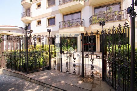 Apartamento à venda com 132m², 3 quartos e 2 vagas Apartamento à venda com 132m², 3 quartos e 2 vagasFachada