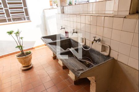 Casa à venda com 178m², 4 quartos e 1 vagaÁrea de serviço