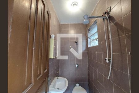 Casa para alugar com 90m², 2 quartos e 2 vagasBanheiro na Área de Serviço