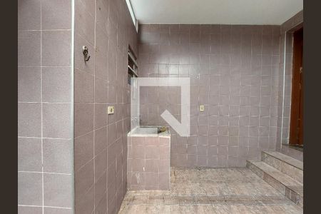 Casa para alugar com 90m², 2 quartos e 2 vagasDetalhe da área de serviço