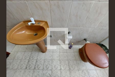 Casa para alugar com 90m², 2 quartos e 2 vagasBanheiro