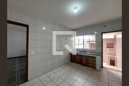 Casa para alugar com 90m², 2 quartos e 2 vagasCozinha