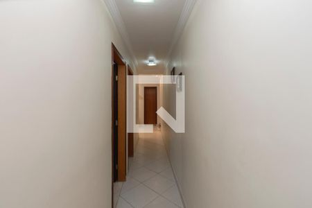 Casa à venda com 169m², 3 quartos e 2 vagas Casa à venda com 169m², 3 quartos e 2 vagasCorredor
