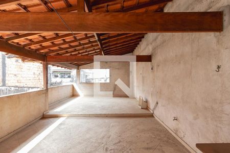 Casa à venda com 169m², 3 quartos e 2 vagas Casa à venda com 169m², 3 quartos e 2 vagasTerraço