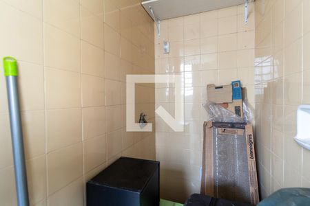 Apartamento à venda com 72m², 2 quartos e 1 vaga Apartamento à venda com 72m², 2 quartos e 1 vagaBanheiro da Área de Serviço