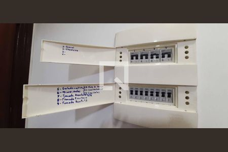Apartamento à venda com 71m², 3 quartos e 1 vaga Apartamento à venda com 71m², 3 quartos e 1 vagaQuadro de Luz