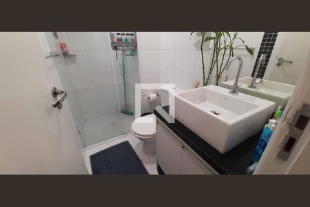 Apartamento à venda com 71m², 3 quartos e 1 vaga Apartamento à venda com 71m², 3 quartos e 1 vagaBanheiro
