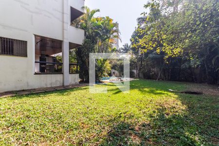 Casa à venda com 900m², 6 quartos e 8 vagasQuintal