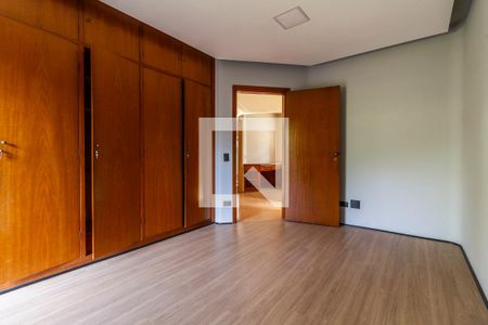 Casa à venda com 900m², 6 quartos e 8 vagasQuarto 1